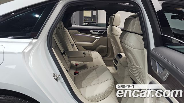 Audi A6 2025 — photo 17