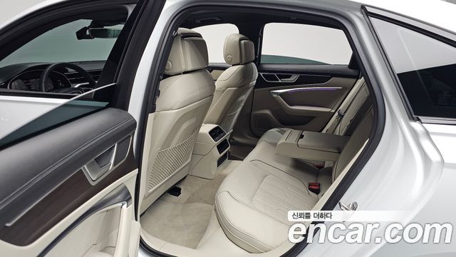 Audi A6 2025 — photo 18