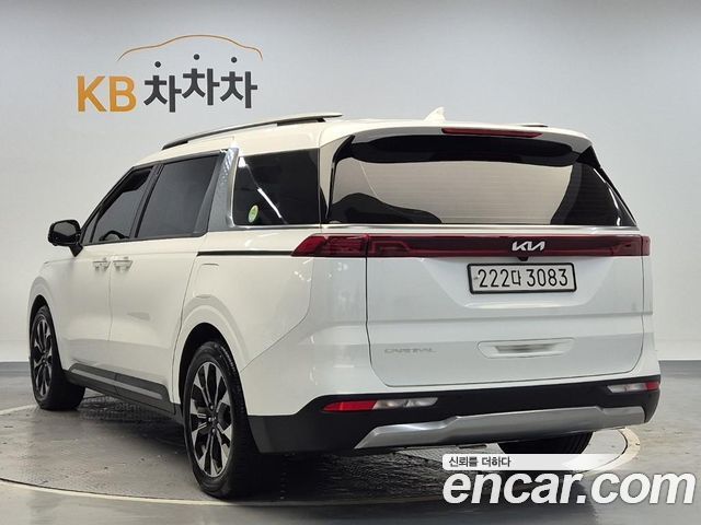 Kia Canival 2023 — photo 2
