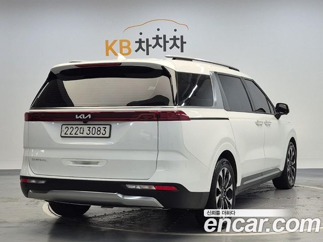 Kia Canival 2023 — photo 3
