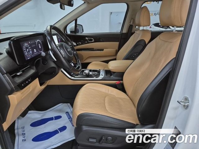 Kia Canival 2023 — photo 9