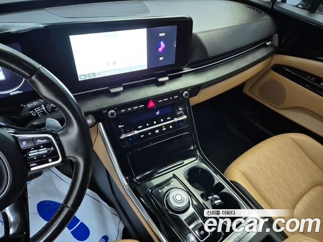 Kia Canival 2023 — photo 11