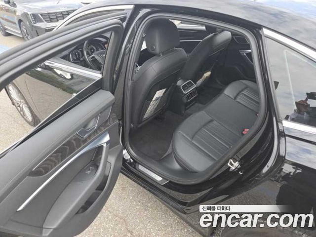 Audi A6 2021 — photo 14