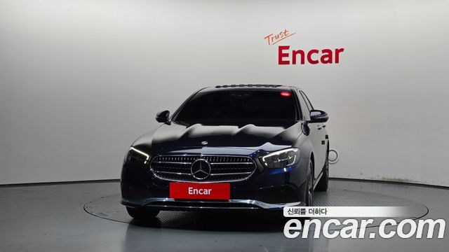 Mercedes-Benz E-Class 2022 — photo 3