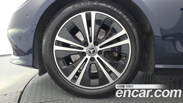 Mercedes-Benz E-Class 2022 — photo 5