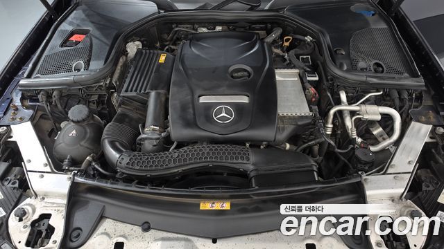 Mercedes-Benz E-Class 2022 — photo 6