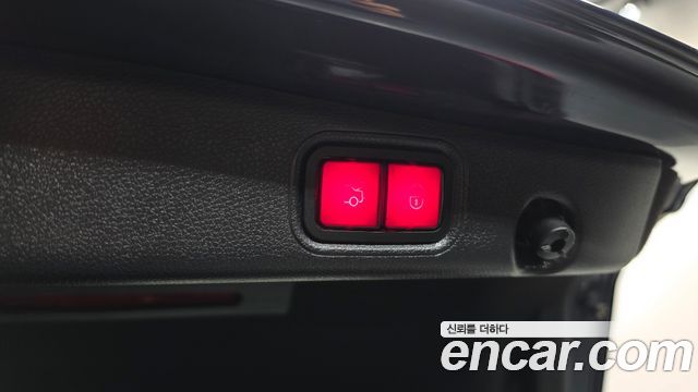 Mercedes-Benz E-Class 2022 — photo 23