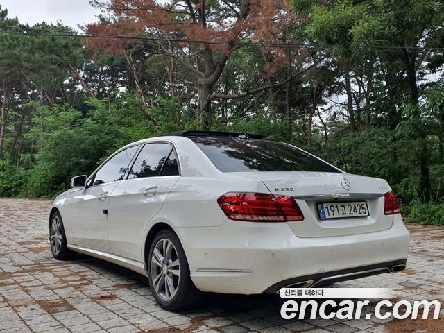 Mercedes-Benz E-Class 2015 — photo 2