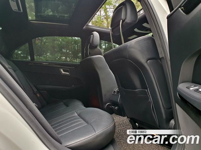 Mercedes-Benz E-Class 2015 — photo 7