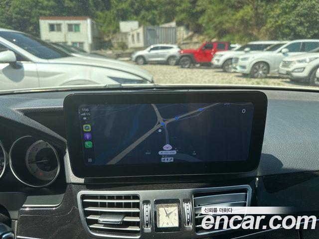 Mercedes-Benz E-Class 2015 — photo 11