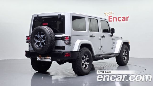 Jeep Wrangler 2011 — photo 2