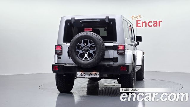 Jeep Wrangler 2011 — photo 4