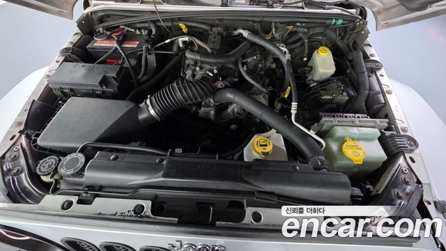Jeep Wrangler 2011 — photo 6