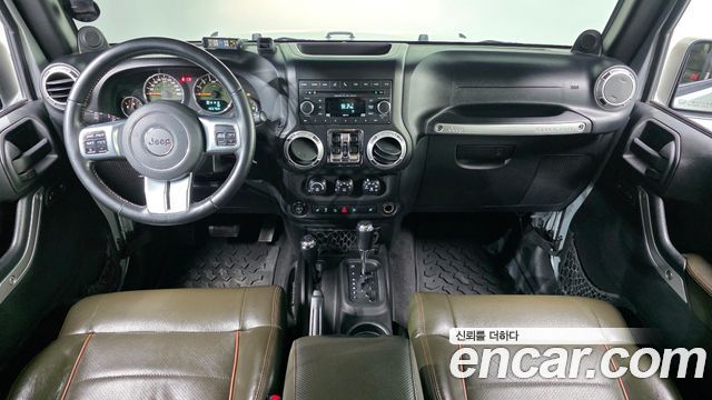 Jeep Wrangler 2011 — photo 7