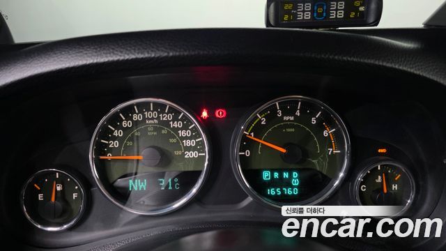 Jeep Wrangler 2011 — photo 8