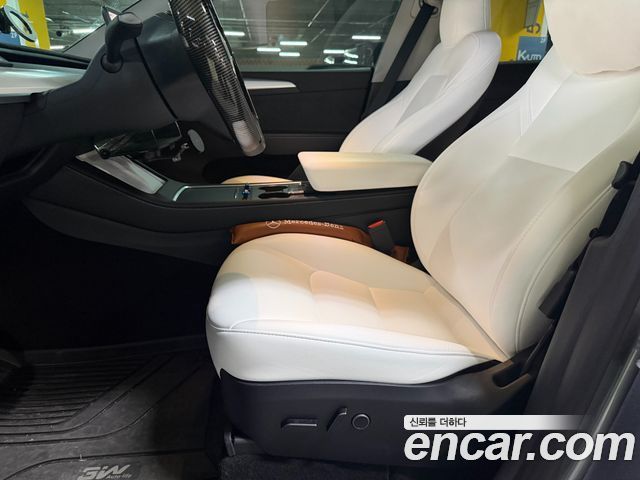 Tesla Model Y 2024 — photo 11