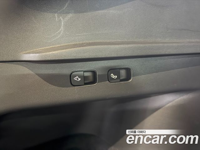 Tesla Model Y 2024 — photo 20