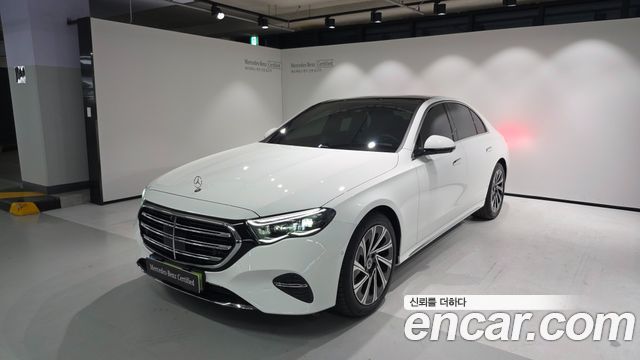 Mercedes-Benz E-Class 2026 — photo 1
