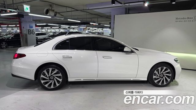 Mercedes-Benz E-Class 2026 — photo 9