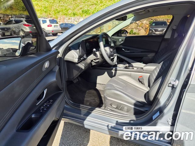 Hyundai AVANTE 2025 — photo 18