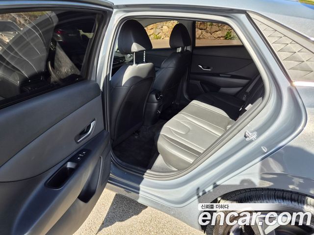 Hyundai AVANTE 2025 — photo 19