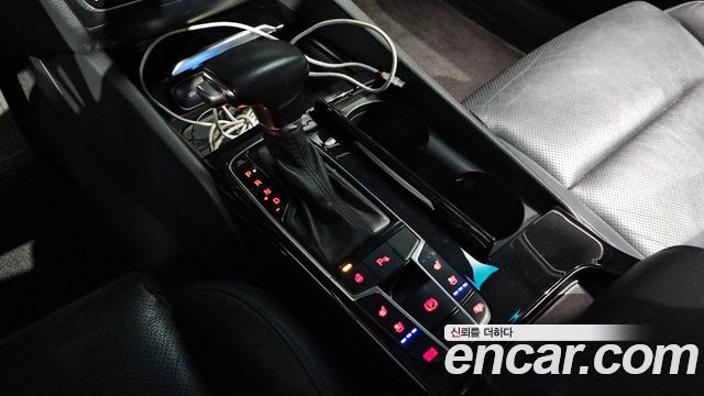 Kia K7 2018 — photo 9