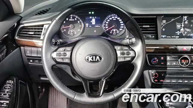 Kia K7 2018 — photo 13