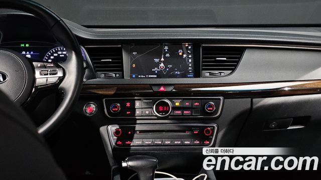 Kia K7 2018 — photo 14