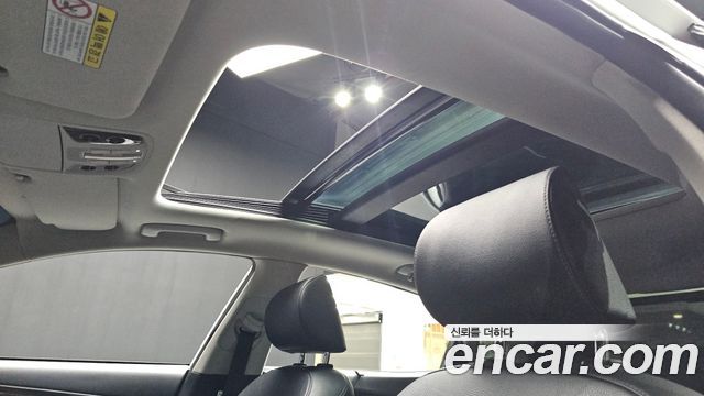 Kia K7 2018 — photo 17