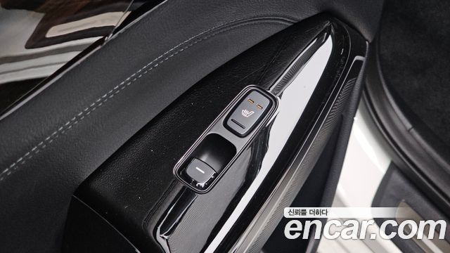 Kia K7 2018 — photo 19