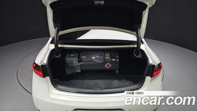 Kia K7 2018 — photo 20