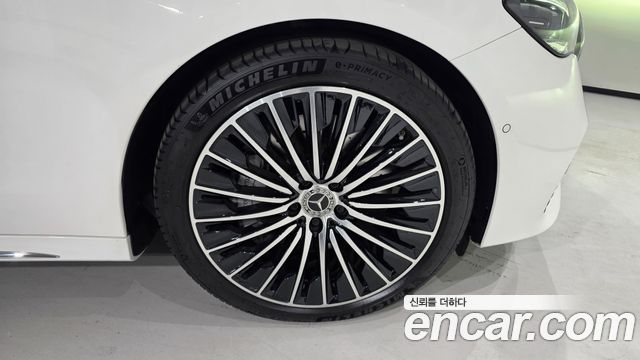 Mercedes-Benz E-Class 2026 — photo 5