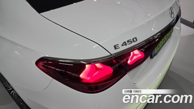 Mercedes-Benz E-Class 2026 — photo 12