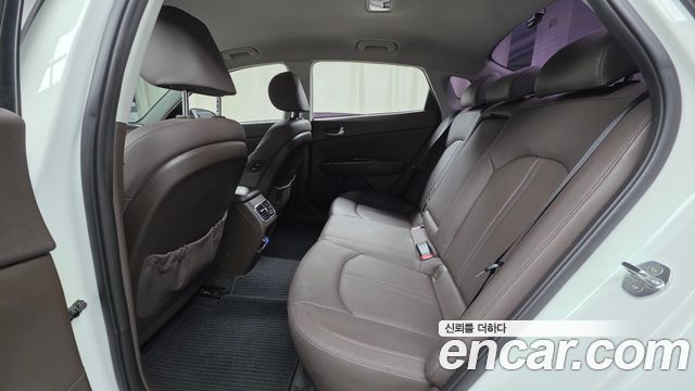Kia K5 2020 — photo 18