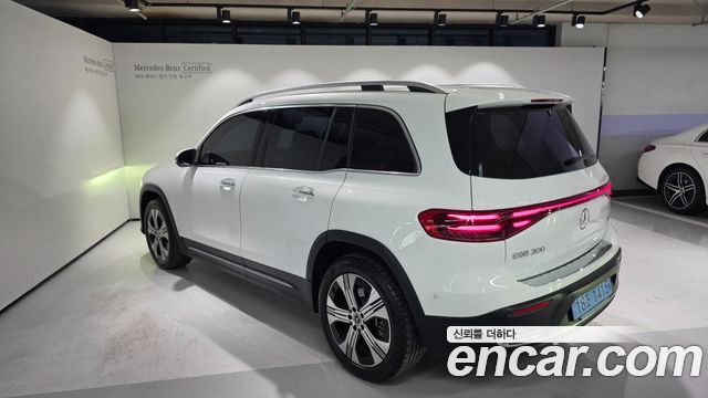 Mercedes-Benz EQB 2026 — photo 3