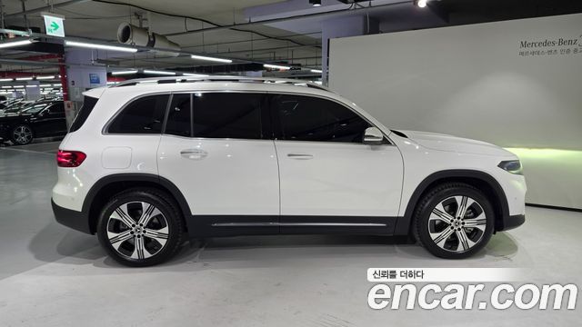 Mercedes-Benz EQB 2026 — photo 8