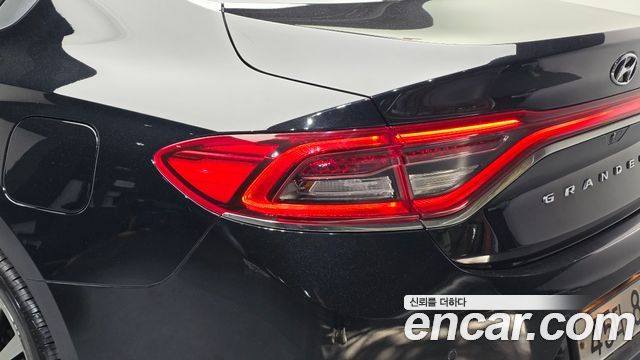 Hyundai Grandeur 2018 — photo 9