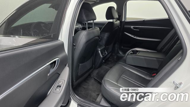Hyundai Sonata 2021 — photo 18