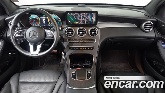 Mercedes-Benz GLC-Class 2021 — photo 10