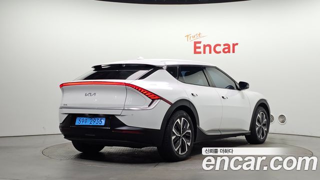 Kia EV6 2023 — photo 2