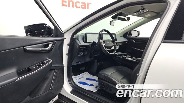 Kia EV6 2023 — photo 10