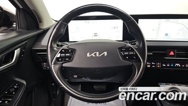 Kia EV6 2023 — photo 13