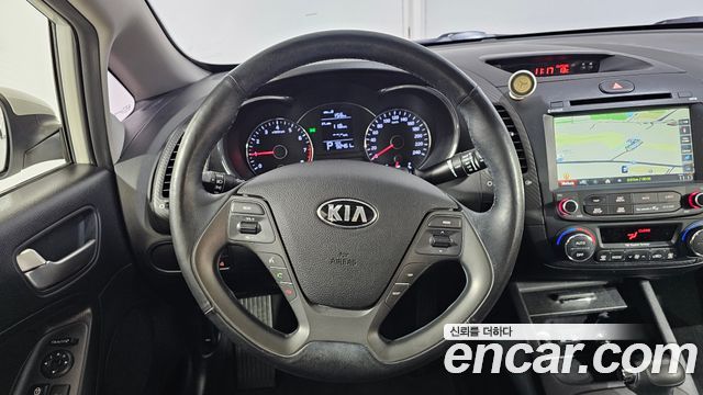 Kia K3 2013 — photo 13