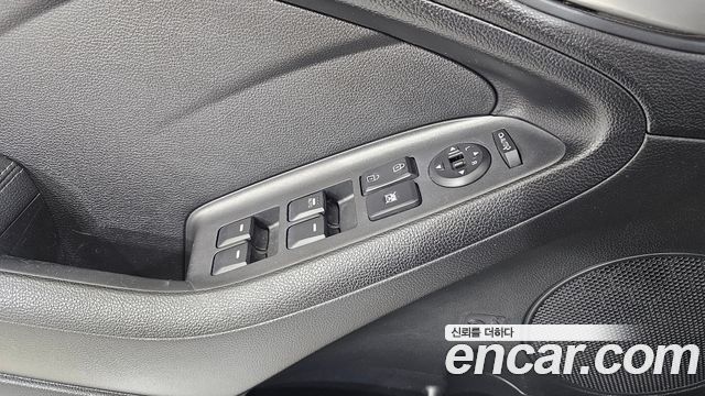 Kia K3 2013 — photo 15