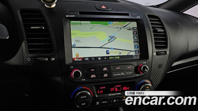 Kia K3 2013 — photo 17