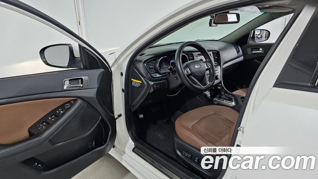 Kia K5 2011 — photo 10