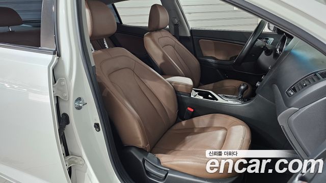 Kia K5 2011 — photo 11