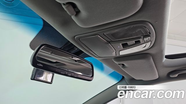 Kia K5 2011 — photo 18