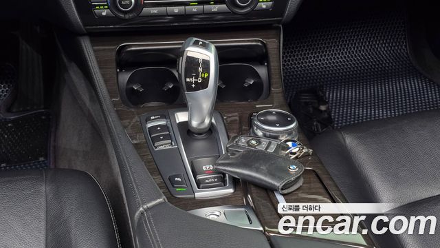 BMW 5-Series 2014 — photo 12