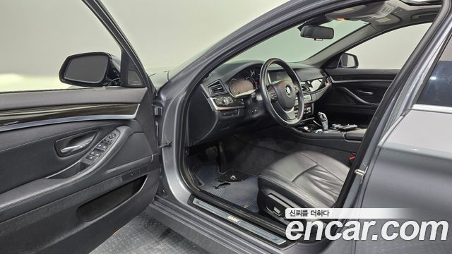 BMW 5-Series 2014 — photo 13